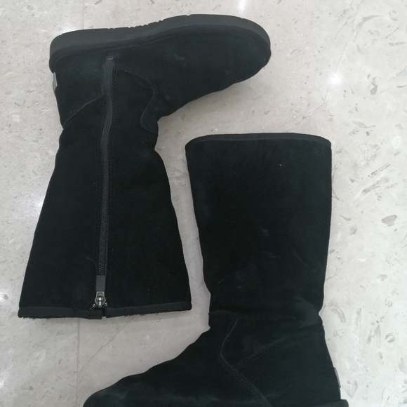 Ugg boots - Picture 3 of 5